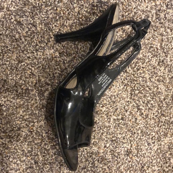 Nine West black patent heels size 6 - Picture 3 of 5